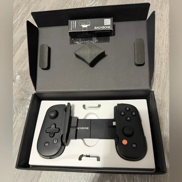 Backbone One Mobile Gaming Controller for iPhone Lightning – Complete in Box